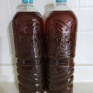 (1+1) 2개. 무농약 매실액. 2L 백산수 병.