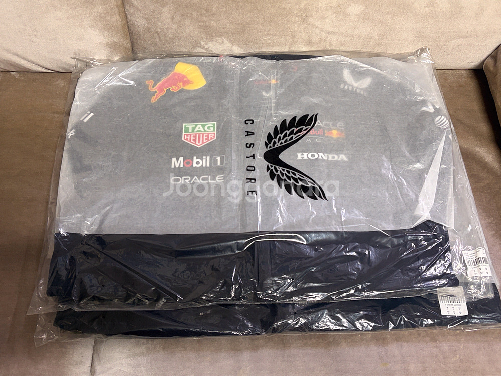 레드불 F1 2025 레인자켓 새제품 M, L--0