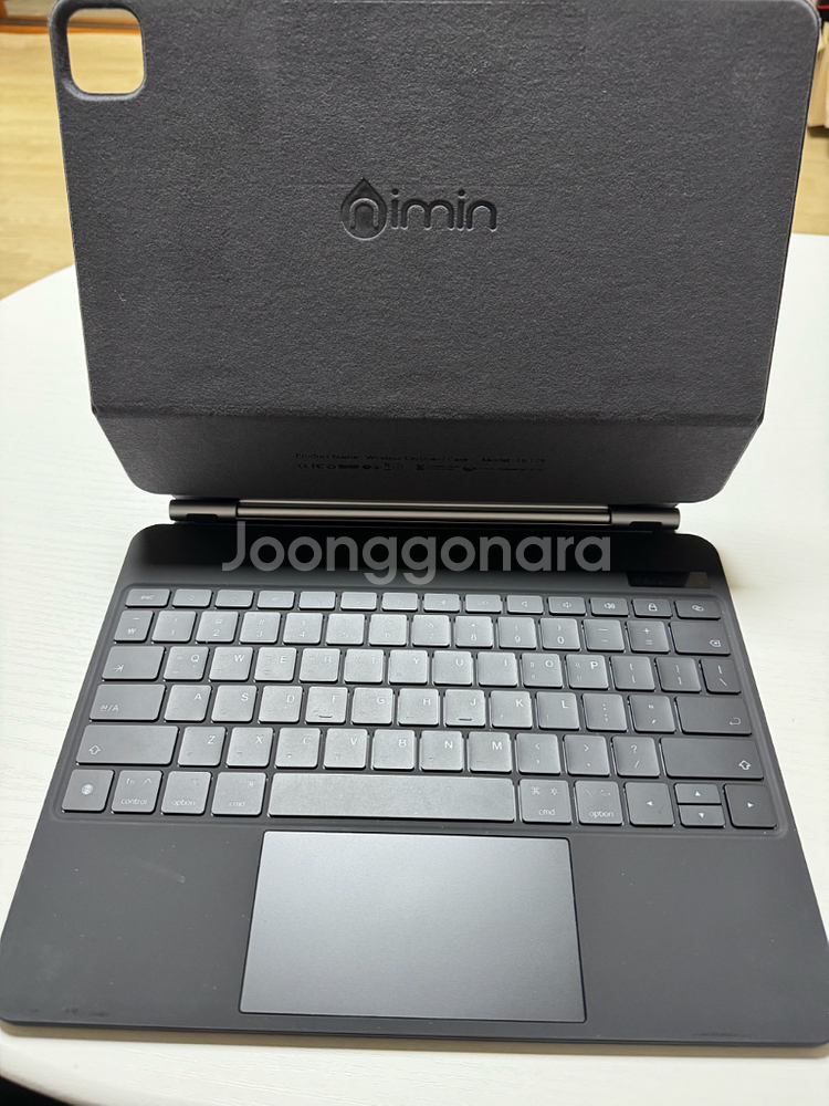 아이패드 프로 12.9 M2 256GB + 매직키보드 + 케이스2개--3