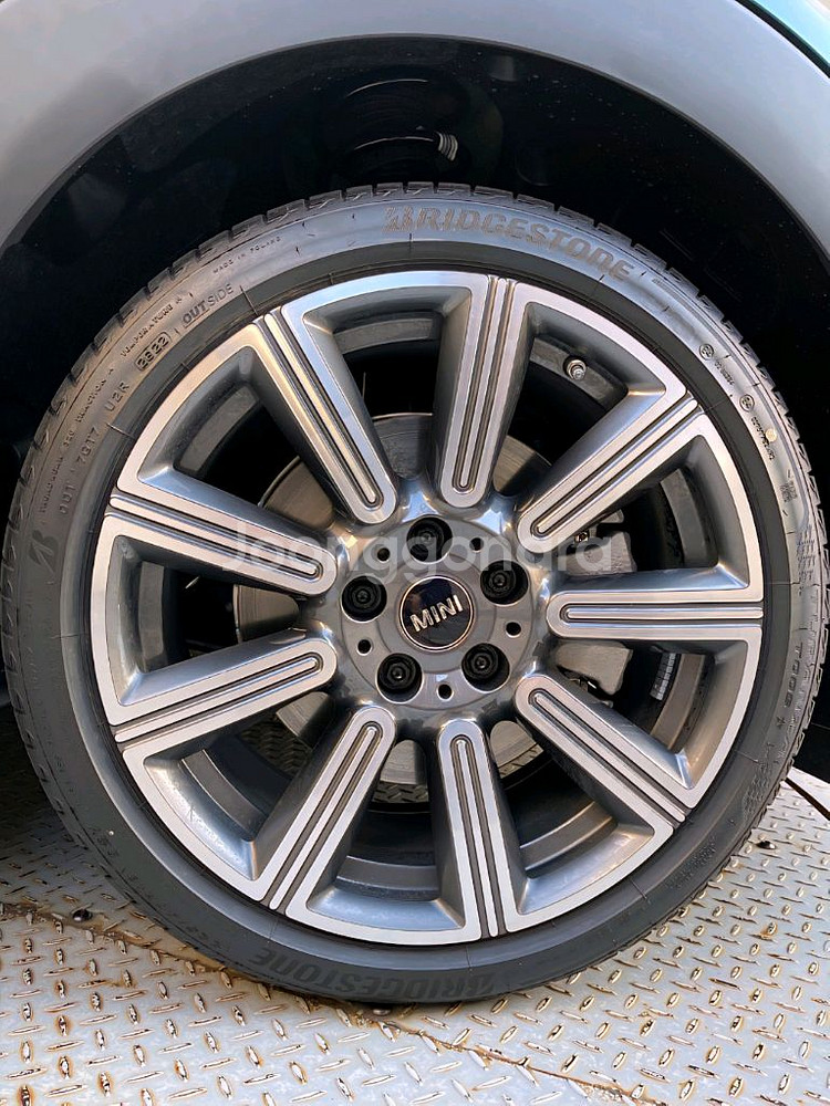 미니쿠퍼 F54 18인치 225 40 18 타이어 2본--0