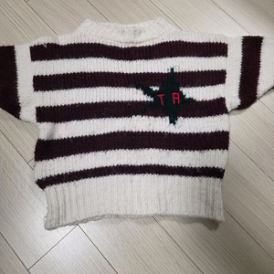 더애니멀오베리에 스트라이프 니트