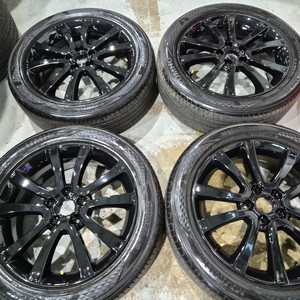 (판매) 티볼리 18인치 휠타이어 판매합니다