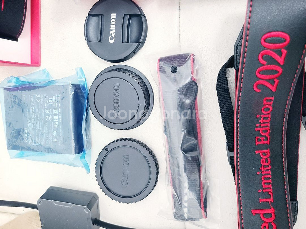 캐논 정품 V1 R50V R8 배터리 충전기 센서캡 렌즈커버 정품 스트랩--0