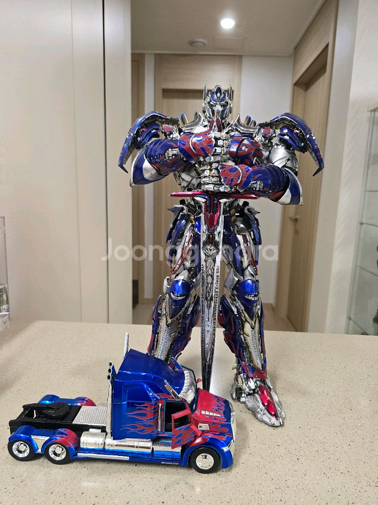 [커스텀 도색]쓰리제로 트랜스포머 옵티머스 익스ver.--1