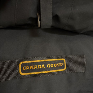 캐나다구스 패딩 점퍼