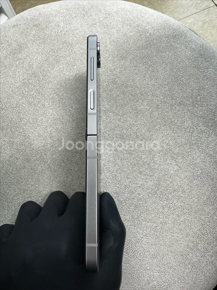 갤럭시 Z 플립6 실버쉐도우 256GB S급팝니다--2