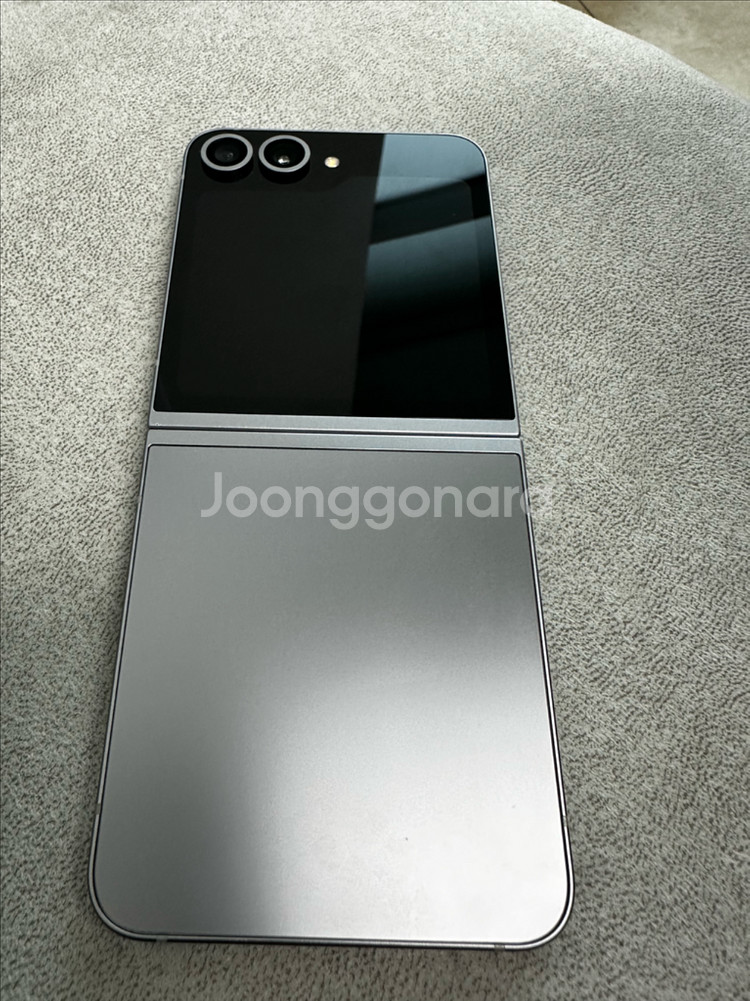 갤럭시 Z 플립6 실버쉐도우 256GB S급팝니다--1