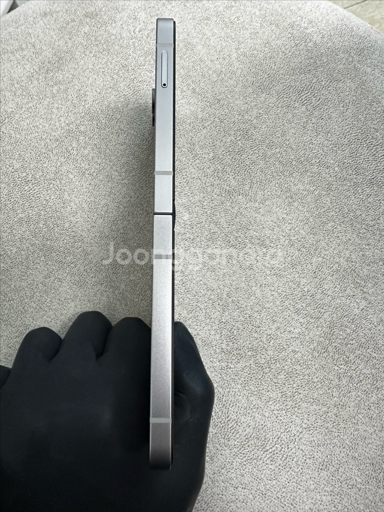 갤럭시 Z 플립6 실버쉐도우 256GB S급팝니다--3