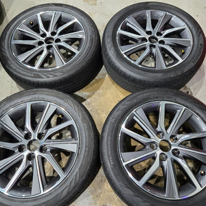 렉서스es300h 17인치 휠타이어 판매합니다 이미지