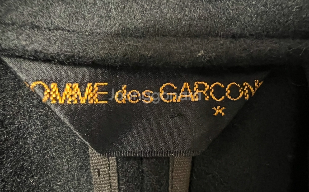 꼼데가르송 하든 노버튼 케이프--3