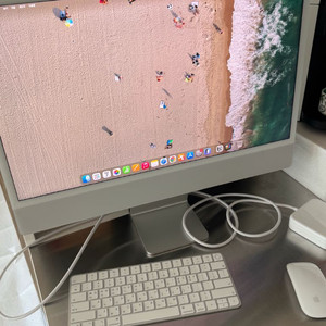 [가격 낮춤]실사용 거의 없는 아이맥 m1 24인치 실버