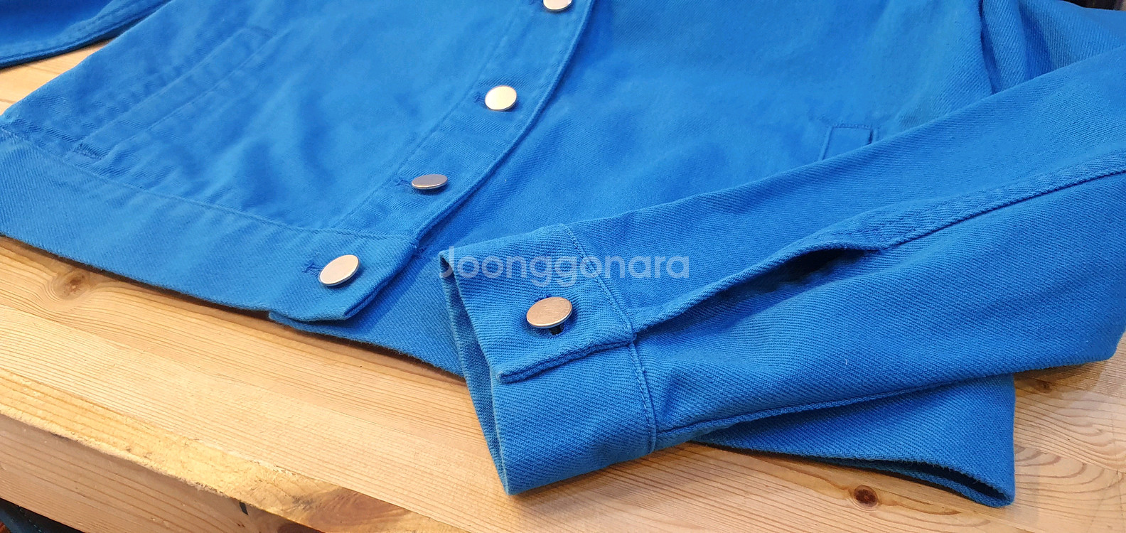 66.COS 크롭 데님자켓--3