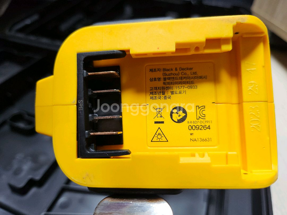 디월트 충전 브러쉬리스 임팩 렌치 드라이버 드릴 세트--3