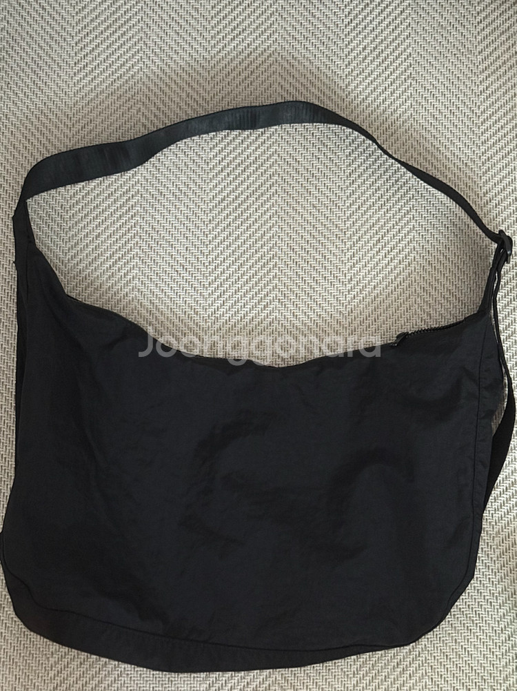 Baggu 바쿠 나일론 크레센트백 라지--1