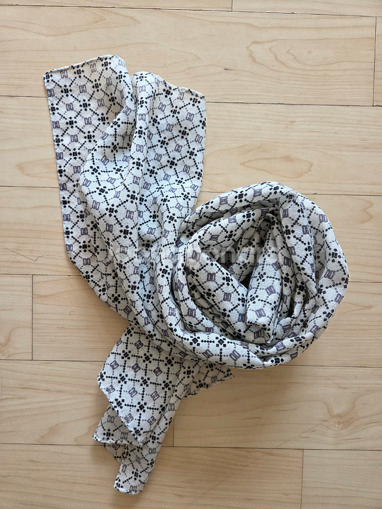 닥스DD패턴 모 스카프 미착용 루이까또즈 엘르--2