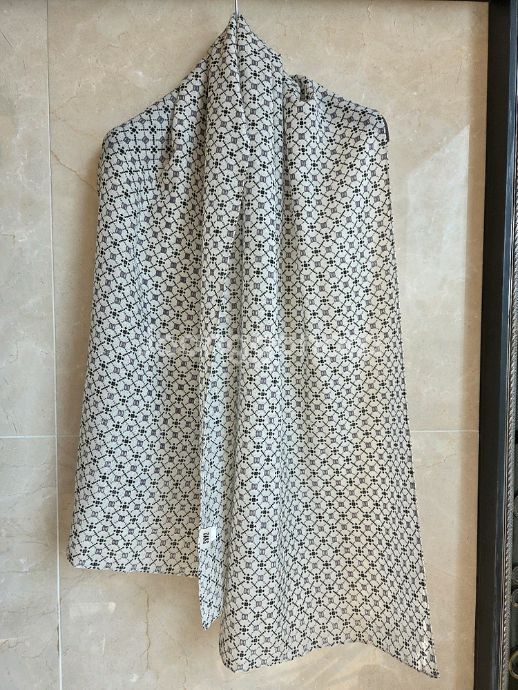 닥스DD패턴 모 스카프 미착용 루이까또즈 엘르--8