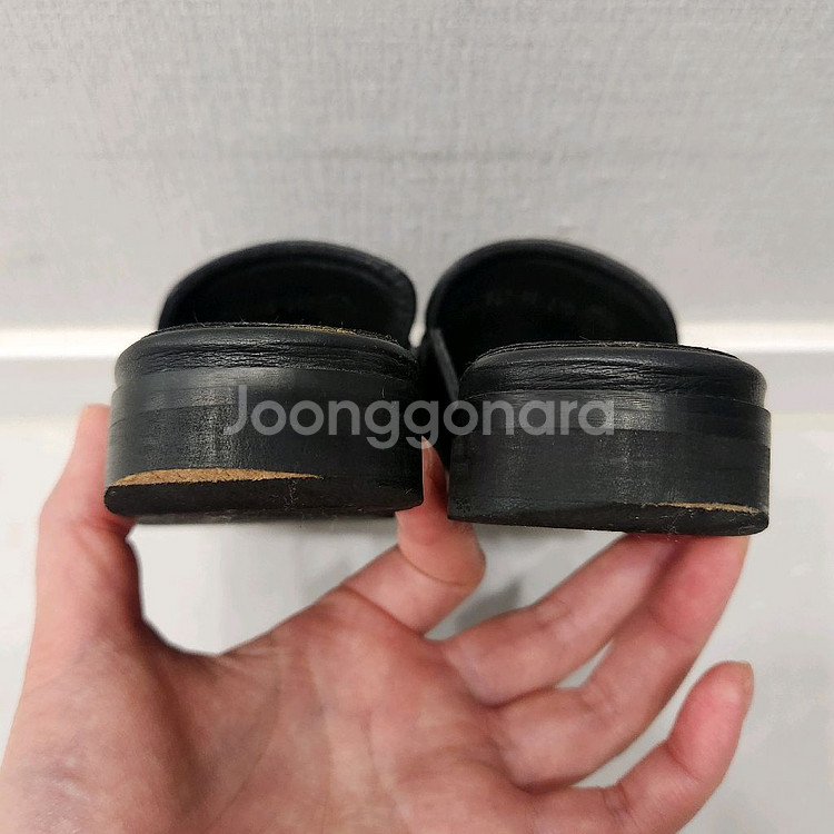 가죽 뮬 240 블랙 체인 슬리퍼/ 거의 새거--4