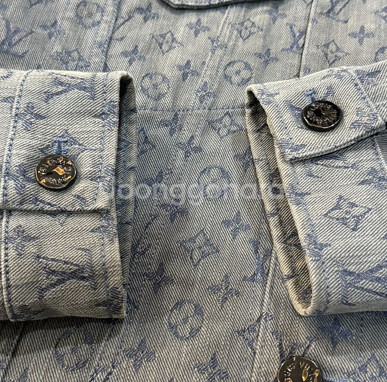 [110 / 새상품급] 루이비통 모노그램 트러커 데님 자켓--4