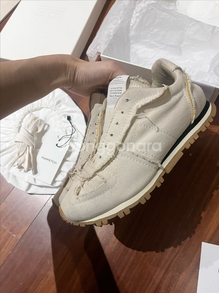 메종마르지엘라 러너 오프화이트 레플리카 스니커즈--3