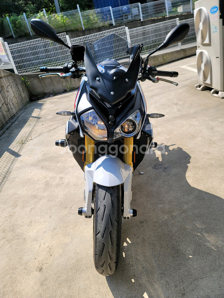 21년식 BMW S1000R 화이트 판매--2