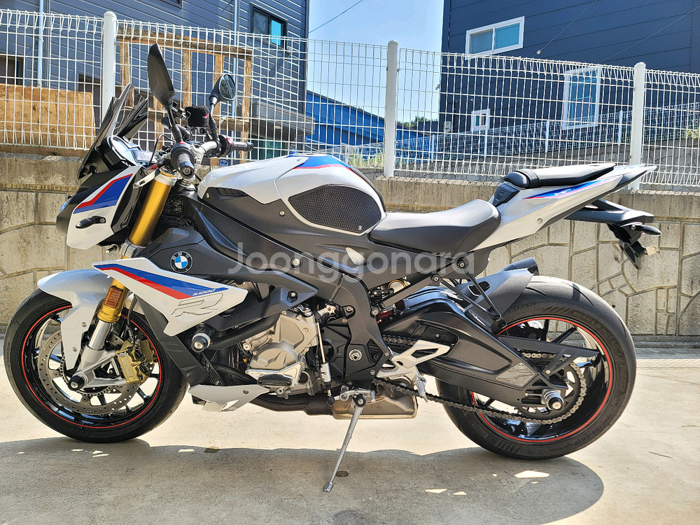 21년식 BMW S1000R 화이트 판매--1