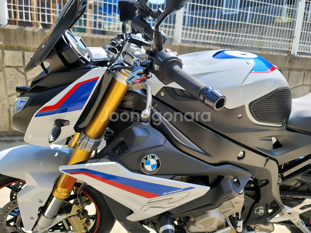 21년식 BMW S1000R 화이트 판매--7