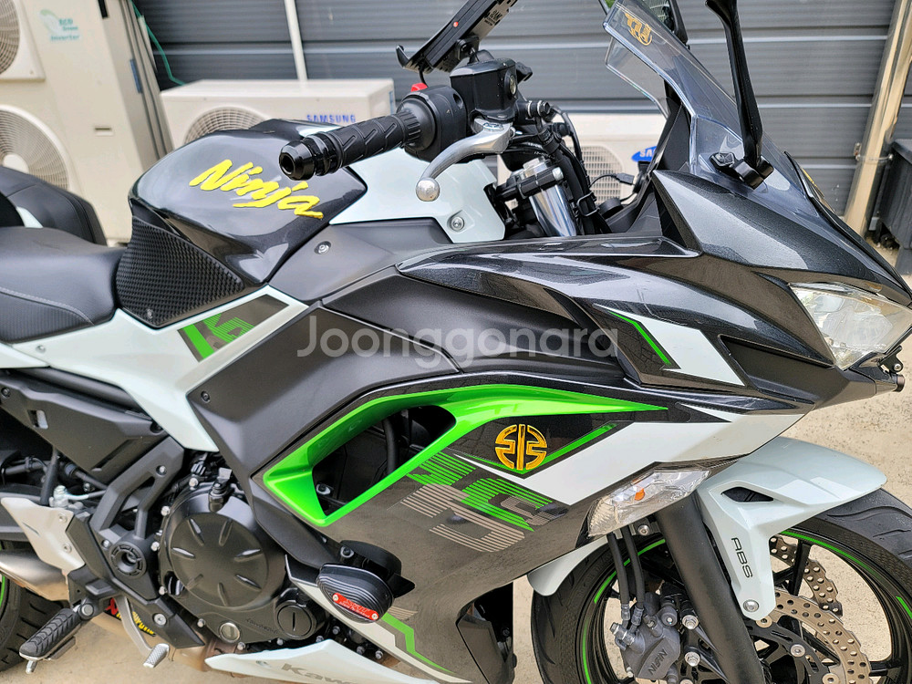 22년식 가와사키 닌자 650 화이트 판매--4