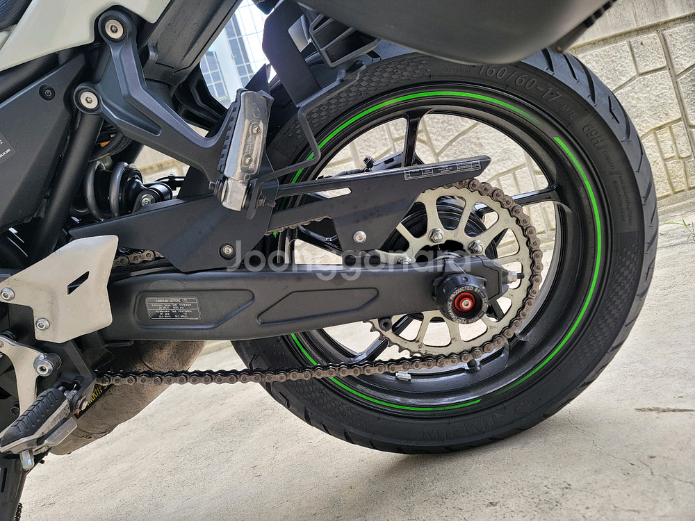 22년식 가와사키 닌자 650 화이트 판매--9