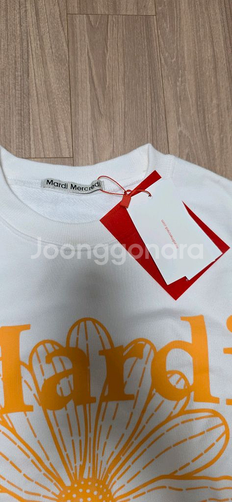 (새제품) 마르디 메크르디 여성 맨투맨--1