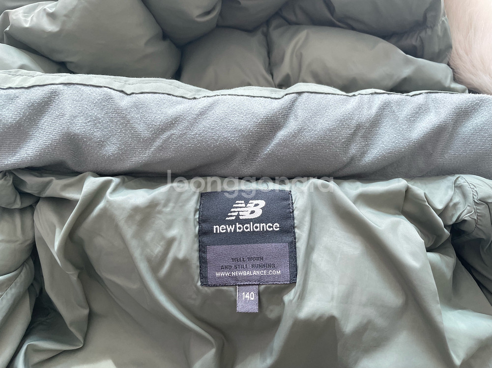 뉴발란스키즈 미디패딩 140사이즈--3
