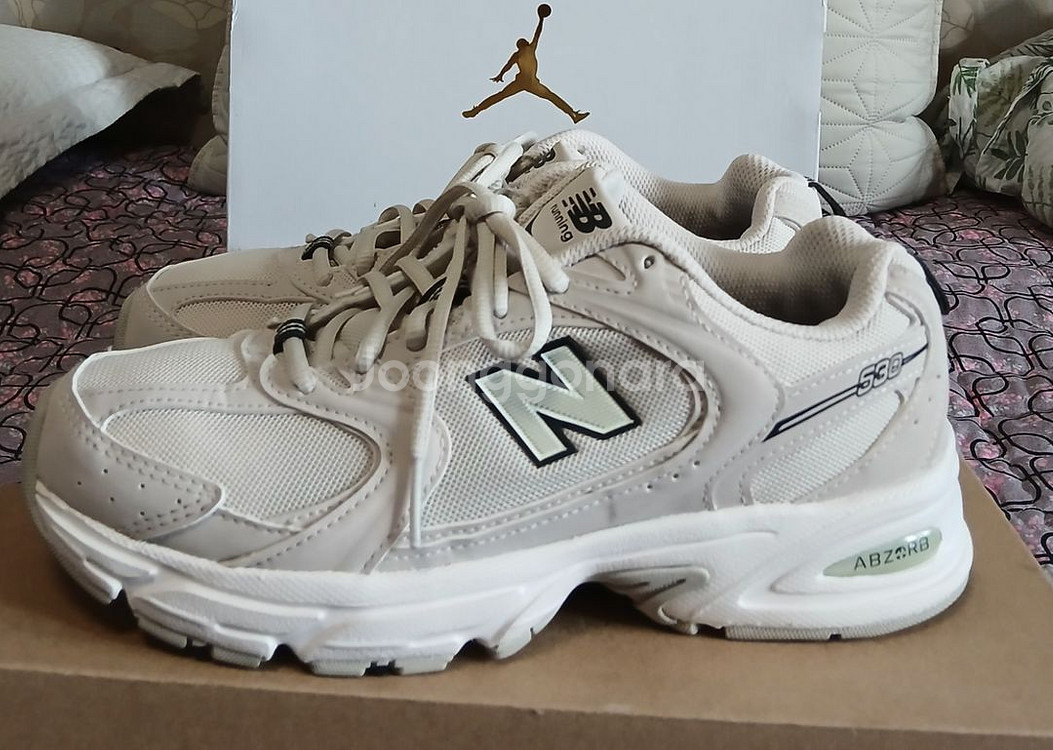뉴발란스 530정품.아이보리 235운동화 거의새거24년5월제품--4