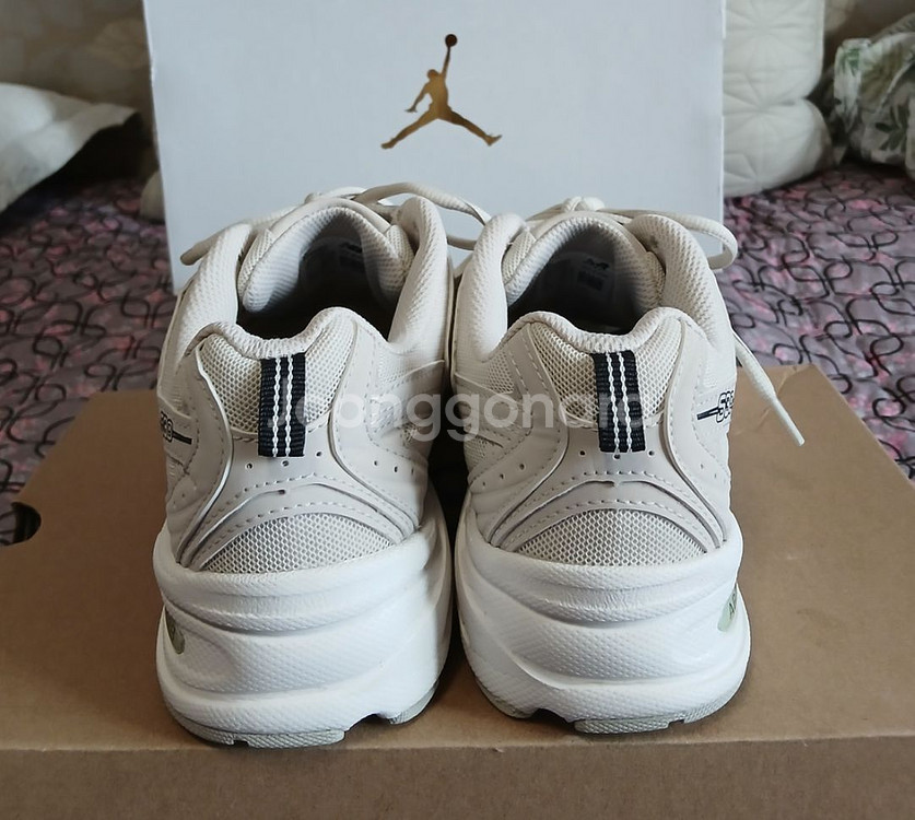 뉴발란스 530정품.아이보리 235운동화 거의새거24년5월제품--6