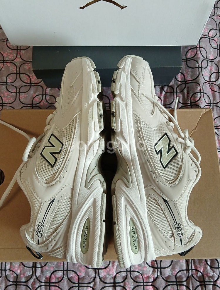 뉴발란스 530정품.아이보리 235운동화 거의새거24년5월제품--8