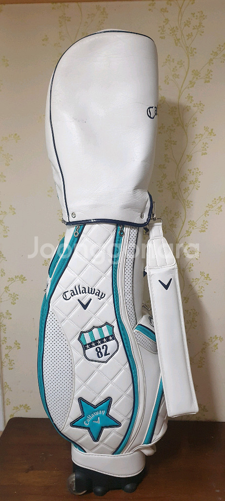 캘러웨이 바퀴달린 휠 골프백 판매해요 ( 여성용 )--1