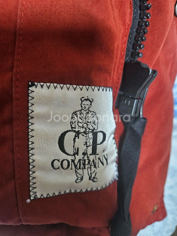 CP컴퍼니 오리털 패딩 점퍼 100--1