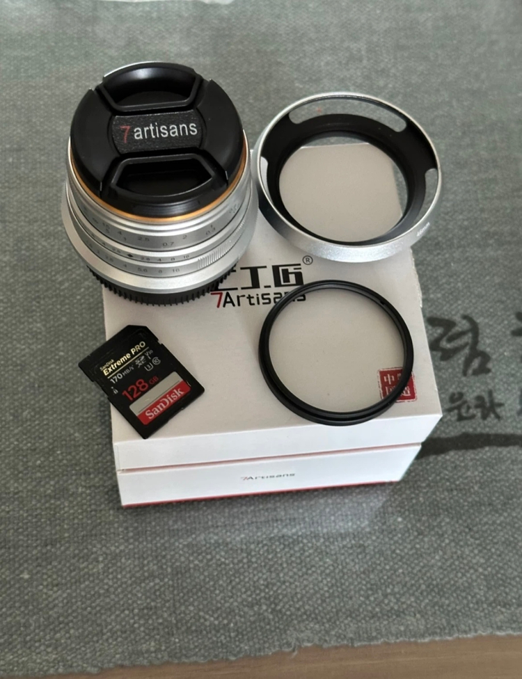 후지필름 X-T30 실버 + 7artisans 렌즈 이미지