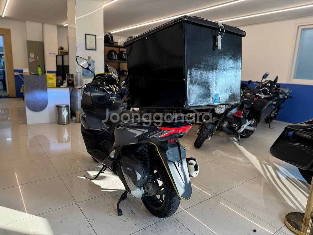 pcx125 21년식 맷블랙 팝니다--4