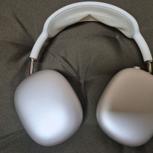 애플 에어팟맥스(Airpods Max) 실버 A급 팝니다.