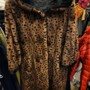 데코 레오파드 후드 밍크 코트