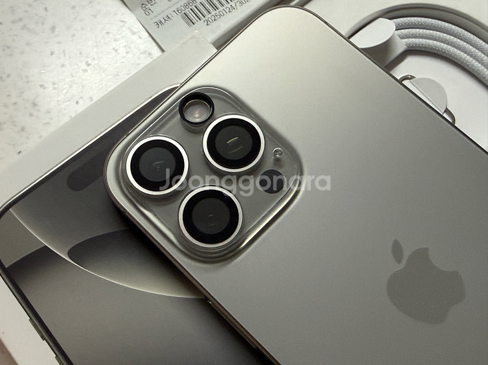 아이폰 16 프로맥스 256GB 내추럴 티타늄 판매합니다 (민트급)--9