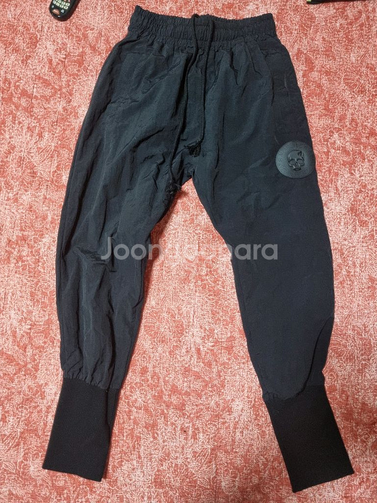 바이더알 해골패치 조거팬츠 블랙 M-L사이즈 팔아요--0