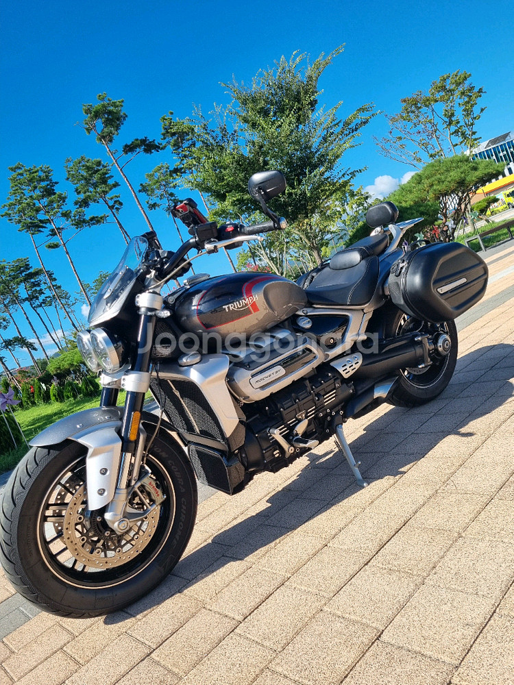 트라이엄프 로켓3 GT 점검 완료한 바이크 팝니다.--2