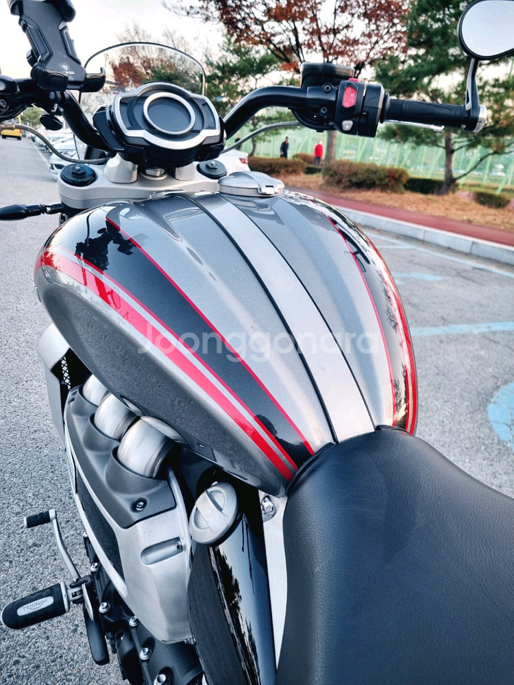 트라이엄프 로켓3 GT 점검 완료한 바이크 팝니다.--4