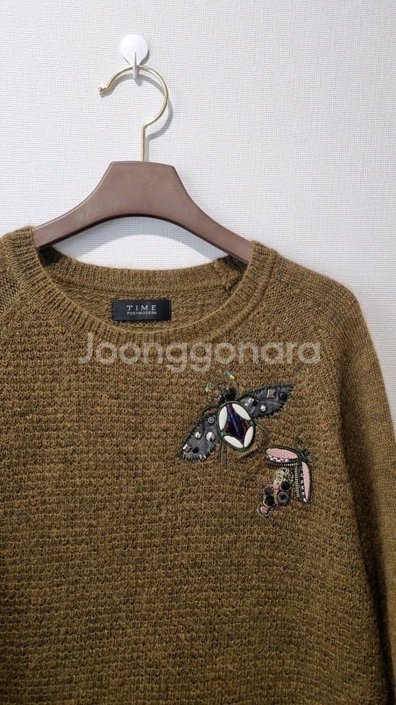 TIME 타임] 입체 자수 벌 포인트 울·모헤어 블렌드 니트 (F)--3