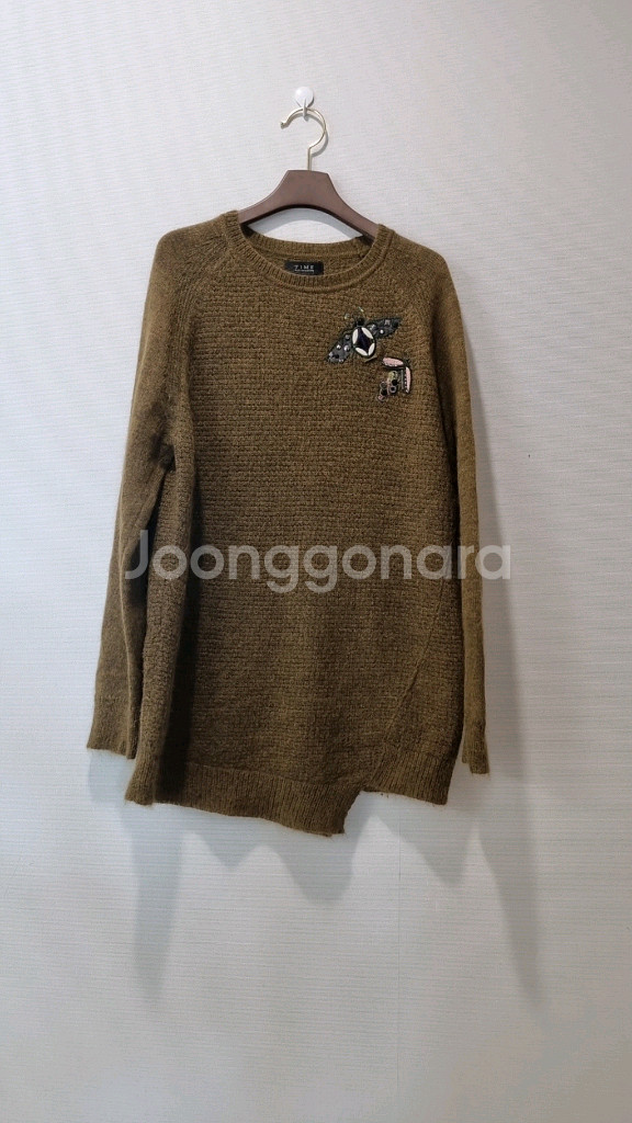 TIME 타임] 입체 자수 벌 포인트 울·모헤어 블렌드 니트 (F)--2