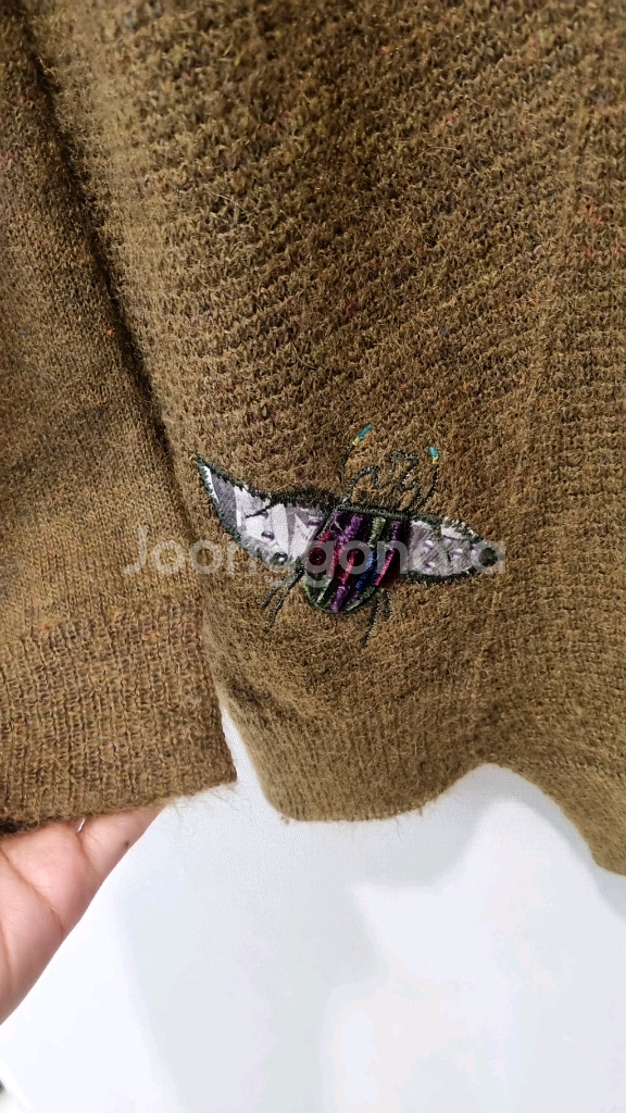 TIME 타임] 입체 자수 벌 포인트 울·모헤어 블렌드 니트 (F)--5