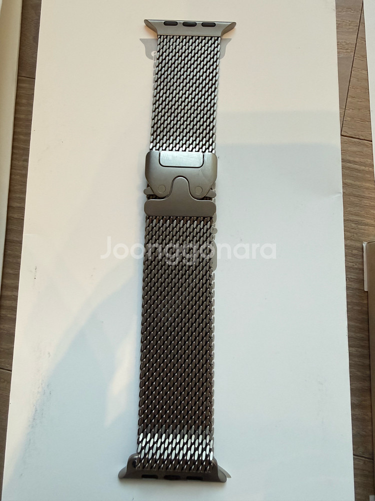 애플워치 울트라 2 내츄럴 리퍼 새상품 + 내츄럴 티타늄 밀레니즈 루프 라지 사이즈 팝니다--1