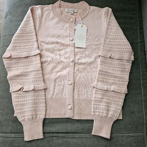 써스데이아일랜드 소매 프릴 가디건 판매해요