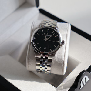 모리스라크로와 1975 쿼츠 시계