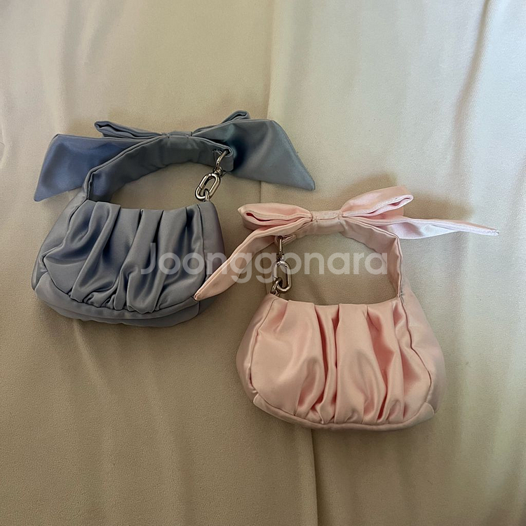 앤아더스토리즈 리본백 키링--0